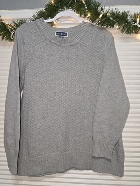 Karen Scott Crewneck Sweater in Light Gray Knit